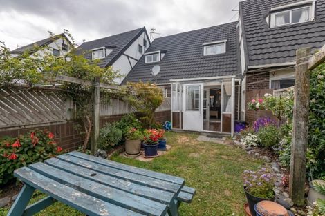 Photo of property in 5/31 Mana Avenue, Titahi Bay, Porirua, 5022