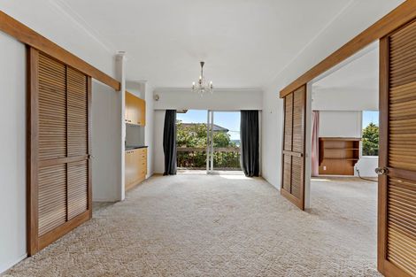 Photo of property in 40 Montgomery Avenue, Rothesay Bay, Auckland, 0630