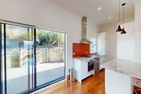 Photo of property in 53 Sutherland Road, Melrose, Wellington, 6023