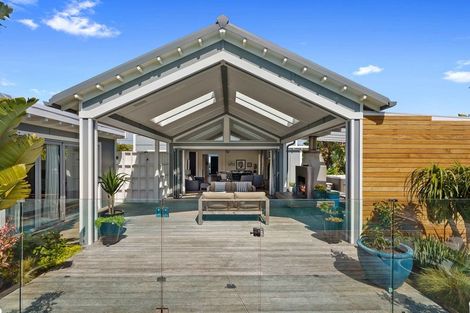 Photo of property in 31 Rauparaha Street, Waikanae Beach, Waikanae, 5036