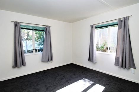 Photo of property in 80m Tirimoana Road, Te Atatu South, Auckland, 0602