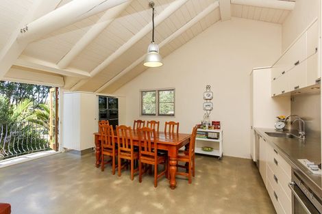 Photo of property in 23 Jans Terrace, Oakura, 4314