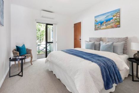 Photo of property in 98 Lynwood Road, New Lynn, Auckland, 0600