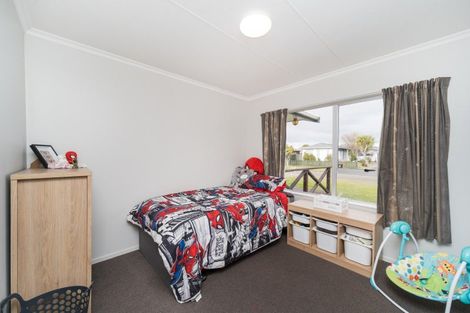 Photo of property in 11 Paradise Place, Milson, Palmerston North, 4414