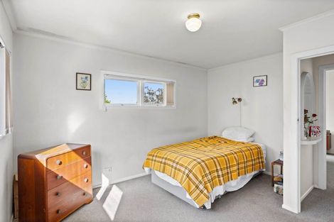 Photo of property in 18 Pax Avenue, Forrest Hill, Auckland, 0620