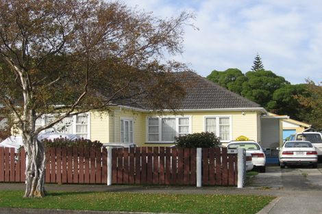 Photo of property in 32 Churton Crescent, Taita, Lower Hutt, 5011