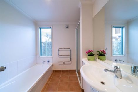 Photo of property in 9 Meadowbrook Place, Wanaka, 9305