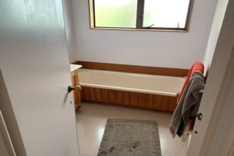 Photo of property in 1/16 Heathglen Place, Bayview, Auckland, 0629