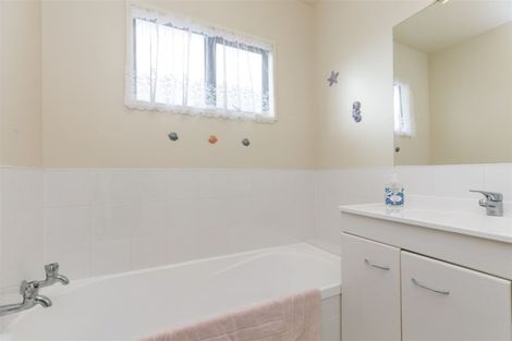 Photo of property in 25 Bathgate Street, Johnsonville, Wellington, 6037