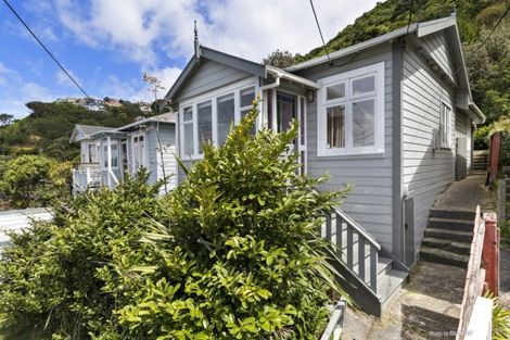 Photo of property in 174 Sutherland Road, Lyall Bay, Wellington, 6022