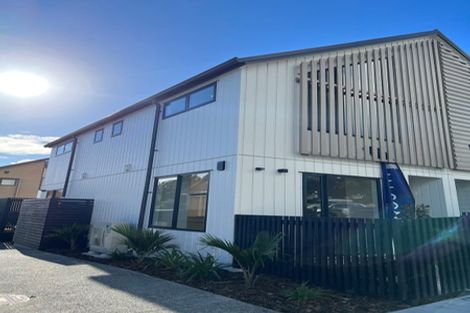 Photo of property in 11b Rangeview Road, Sunnyvale, Auckland, 0612