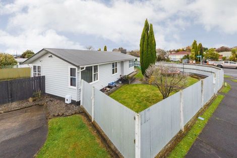 Photo of property in 87 Sutherland Crescent, Westbrook, Palmerston North, 4412