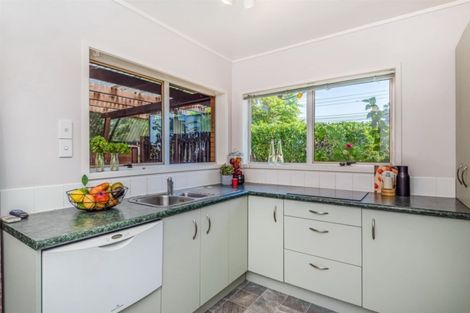 Photo of property in 1/104 Carlisle Road, Browns Bay, Auckland, 0632