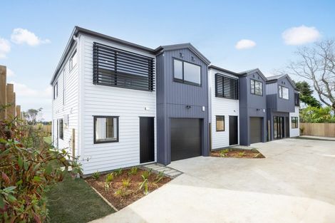 Photo of property in 12 Taupo Street, Green Bay, Auckland, 0604