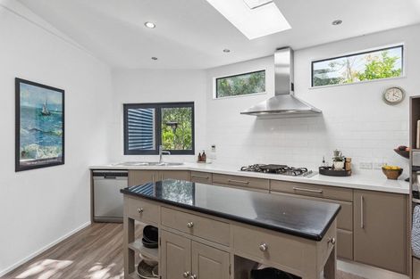 Photo of property in 2 Fiesta Grove, Raumati Beach, Paraparaumu, 5032