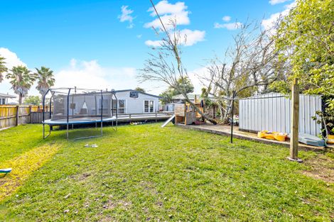 Photo of property in 26 Tiraumea Drive, Pakuranga, Auckland, 2010