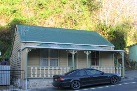 Photo of property in 36 Shakespeare Road, Bluff Hill, Napier, 4110