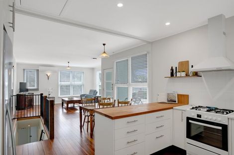 Photo of property in 42 Seaview Road, Paihia, 0200