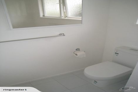 Photo of property in 2/10 Agincourt Street, Glenfield, Auckland, 0629