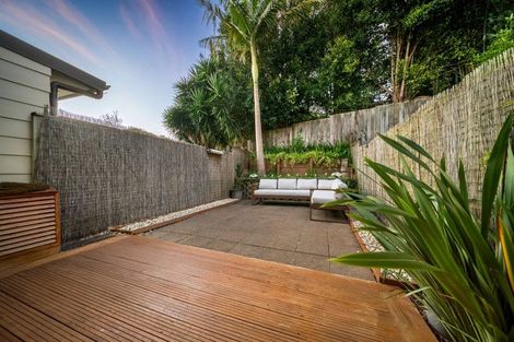 Photo of property in 3/206 Manuka Road, Bayview, Auckland, 0629