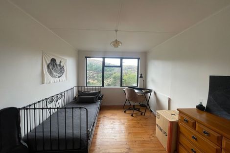 Photo of property in 1 Tulloch Street, Saint Johns Hill, Whanganui, 4500