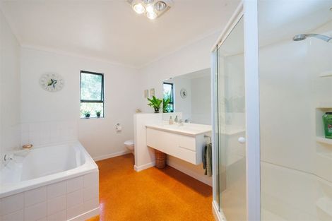 Photo of property in 296 Aokautere Drive, Aokautere, Palmerston North, 4471