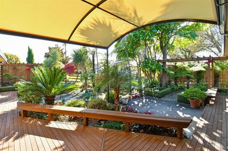 Photo of property in 22 Glencairn Place, Buckland, Pukekohe, 2677