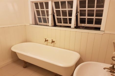 Photo of property in 225 Coronation Avenue, Welbourn, New Plymouth, 4310