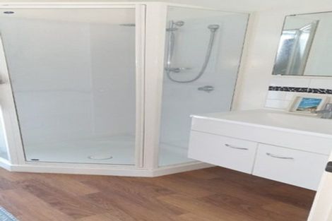 Photo of property in 3 Gazelle Avenue, Beach Haven, Auckland, 0626