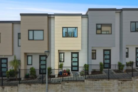 Photo of property in 3/6 South Pacific Place, Henderson, Auckland, 0612