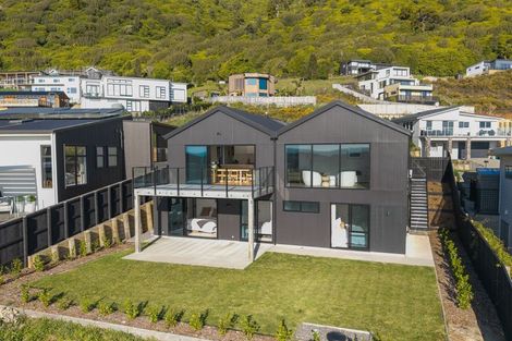 Photo of property in 86 Kotare Street, Waikanae, 5036