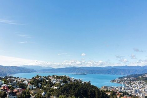 Photo of property in 17 Highbury Crescent, Highbury, Wellington, 6012