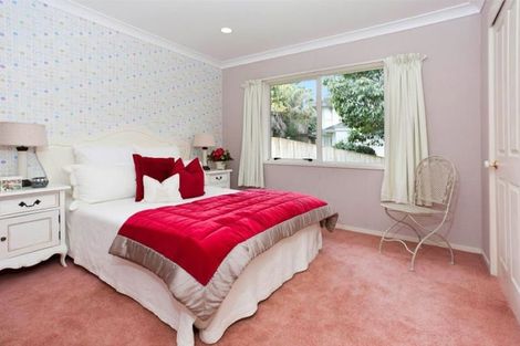 Photo of property in 28 Frank Nobilo Drive, Golflands, Auckland, 2013