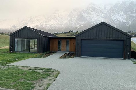 Photo of property in 16 Kinross Lane, Jacks Point, Queenstown, 9371