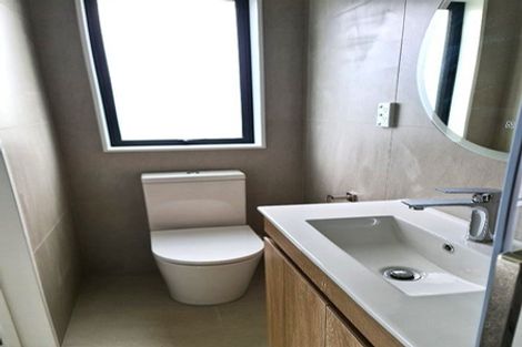 Photo of property in 2/28 Ludlow Terrace, Totara Vale, Auckland, 0627