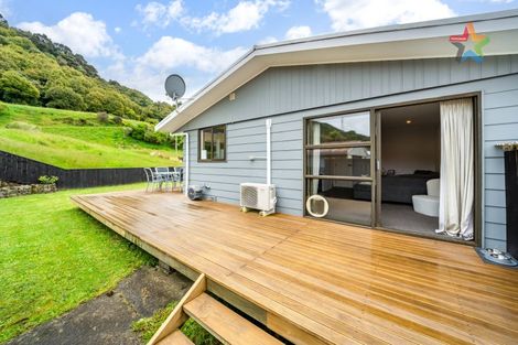 Photo of property in 43b Hartford Crescent, Totara Park, Upper Hutt, 5018