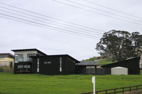 Photo of property in 87 Hauraki Road, Leigh, 0985