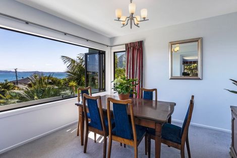 Photo of property in 27 De Luen Avenue, Tindalls Beach, Whangaparaoa, 0930