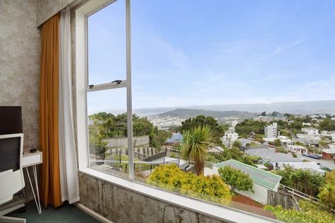 Photo of property in 9 Apuka Street, Brooklyn, Wellington, 6021