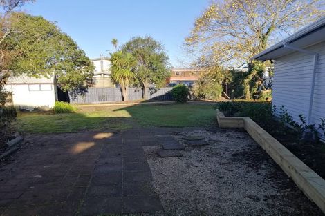 Photo of property in 21 Whitford Road, Howick, Auckland, 2014