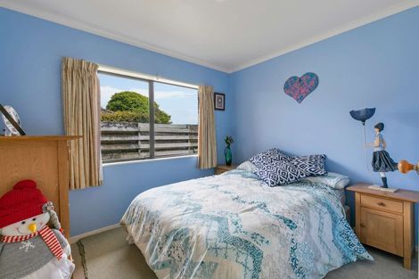 Photo of property in 8 Checketts Place, Papamoa Beach, Papamoa, 3118