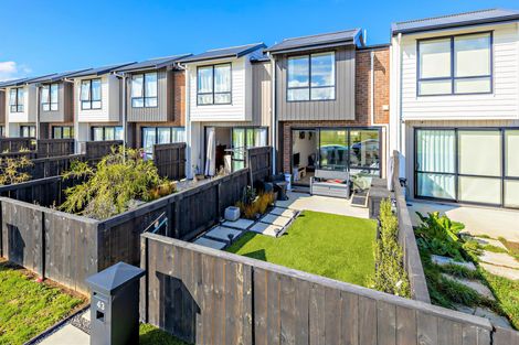 Photo of property in 43 Walsh Road, Papakura, 2110