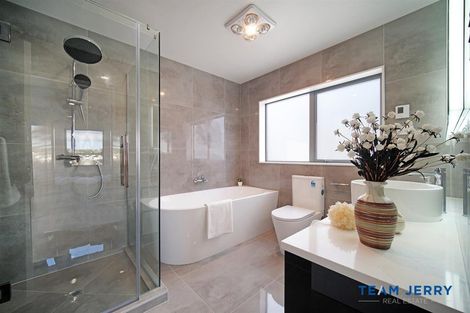 Photo of property in 21 Knockanara Drive, Flat Bush, Auckland, 2019