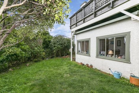 Photo of property in 16a Hadfield Terrace, Kelburn, Wellington, 6012