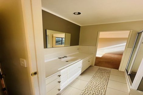 Photo of property in 2/32 Centorian Drive, Windsor Park, Auckland, 0632