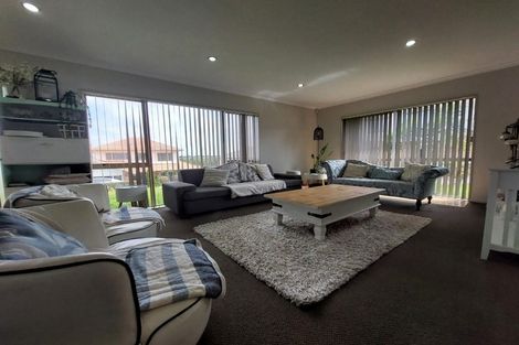 Photo of property in 44a Crossandra Drive, Mangere, Auckland, 2022