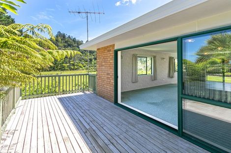 Photo of property in 165 Watt Street, Coromandel, 3506