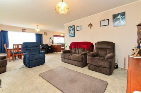 Photo of property in 15b Victoria Avenue, Waiuku, 2123