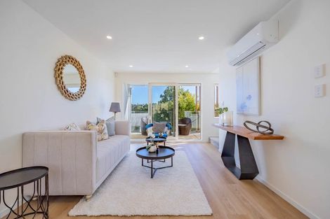 Photo of property in 6/18 Ludlow Terrace, Totara Vale, Auckland, 0627