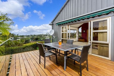 Photo of property in 14 King Richard Place, Browns Bay, Auckland, 0630